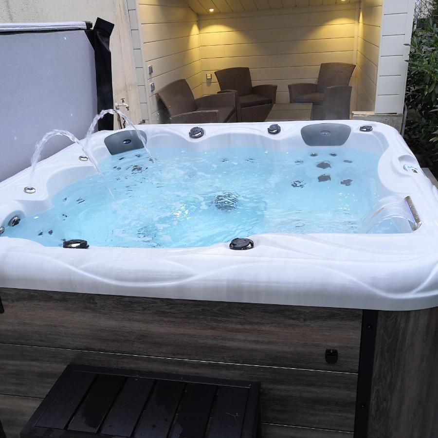O Rethel Jacuzzi, Gite Ardennes Bagian luar foto
