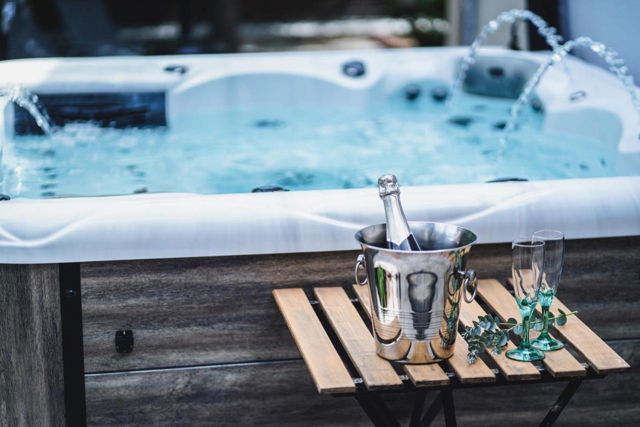 O Rethel Jacuzzi, Gite Ardennes Bagian luar foto