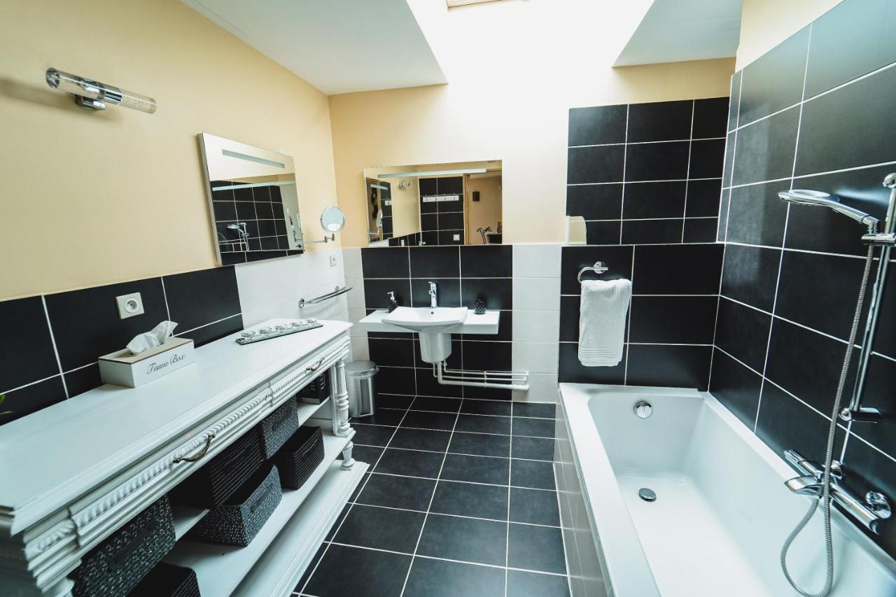 O Rethel Jacuzzi, Gite Ardennes Bagian luar foto