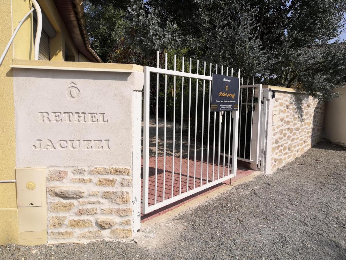 O Rethel Jacuzzi, Gite Ardennes Bagian luar foto