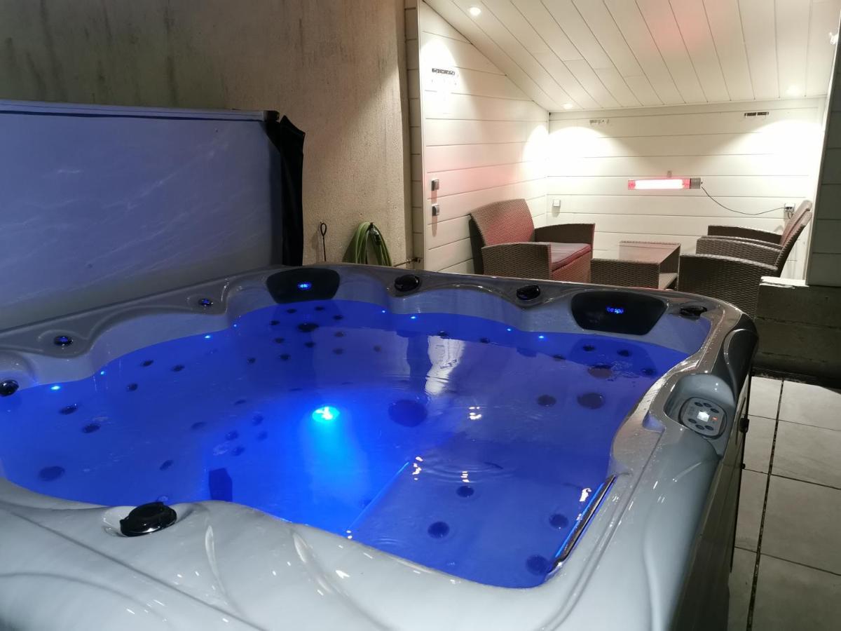 O Rethel Jacuzzi, Gite Ardennes Bagian luar foto